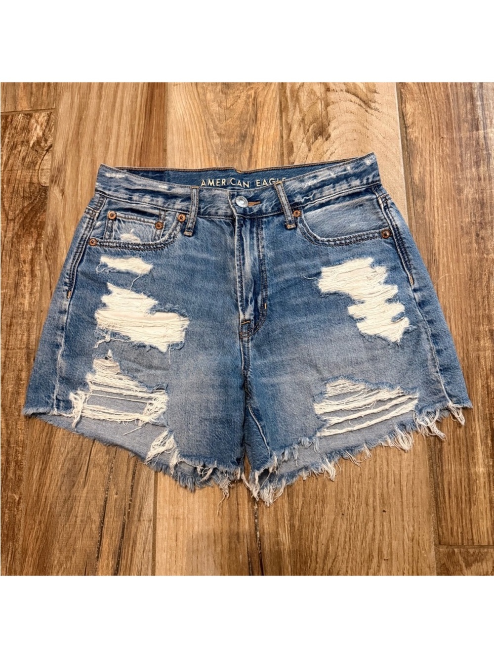 American Eagle 90s Boyfriend Shorts